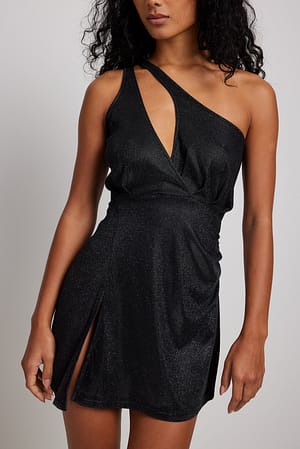Black Mini jurk met een voorste detail en een hoge split