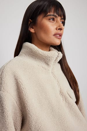 Front Pocket Pile Sweater Beige | NA-KD