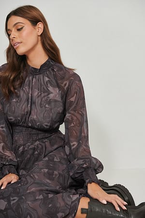 Printed Midi-Kleid mit geraffter Taille