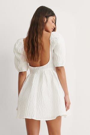 White Kleid Mit Tiefem Rücken