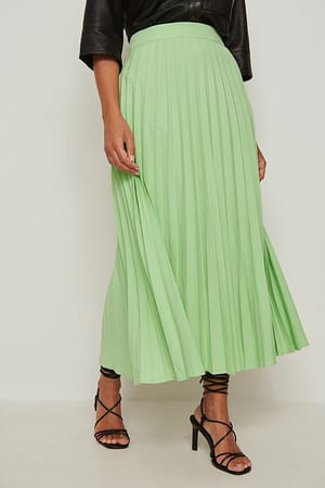 Heavy Pleated Midi Skirt Green | NA-KD
