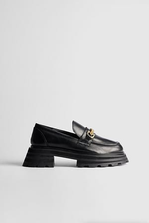 Black Loafers i läder med tung sula