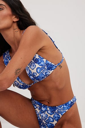 Dark Blue Flower Hochbeiniges Bikini-Höschen