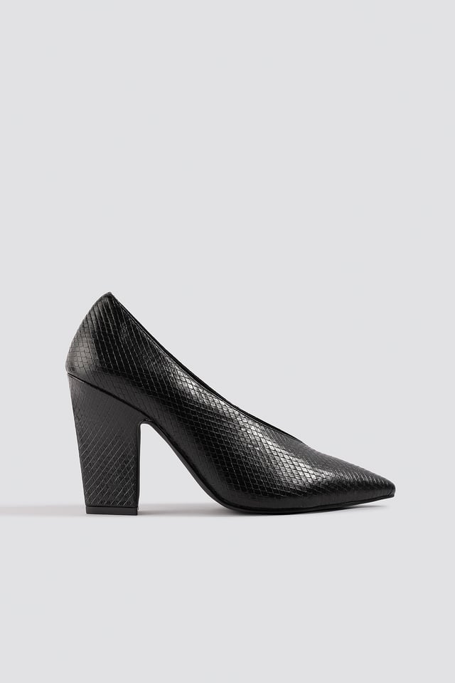High Vamp Pointy Pumps Black
