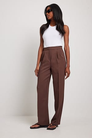 Brown Pantalon de costume recyclé à plis profonds taille haute