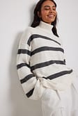 Grey Melange Gebreide gestreepte sweater met hoge halslijn