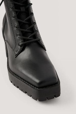 Lace Up Squared Profile Sole Boots Black | NA-KD