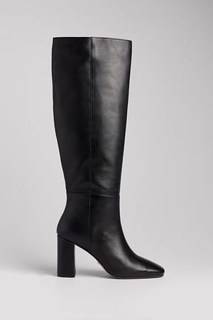 Black Knehøye boots i skinn