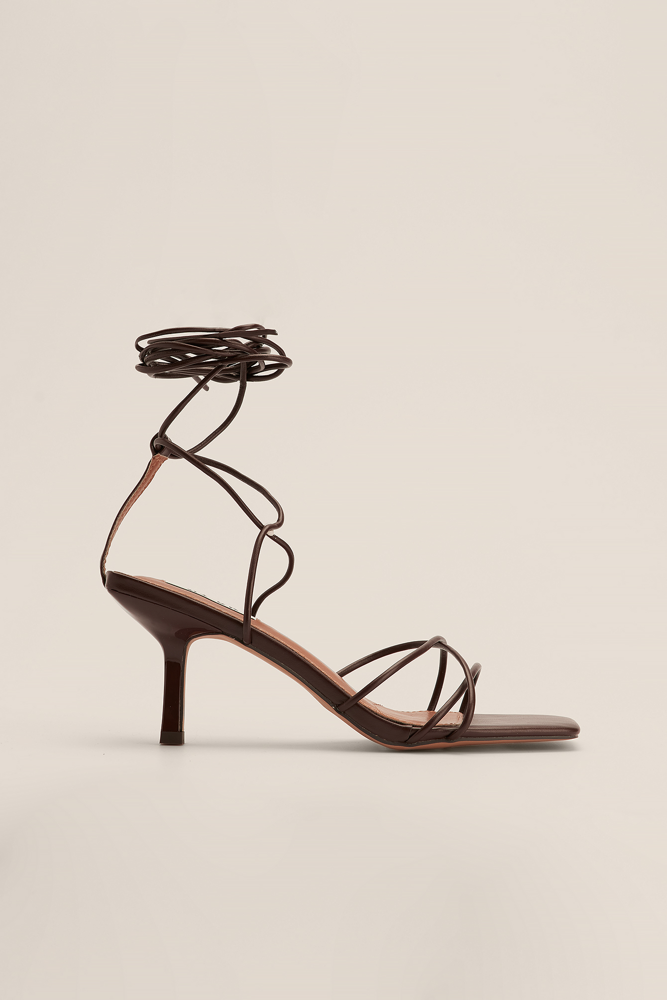 Sandalen met hakken en bandjes Bruin | NA-KD