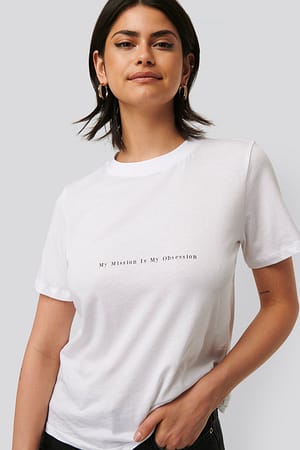 White T-Skjorte Med Trykk