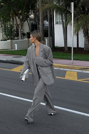 Grey Stripe Hose mit Schnürungsdetail und mittlerer Taille
