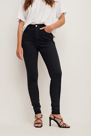 Black Wash Schmale Jeans mit hoher Taille