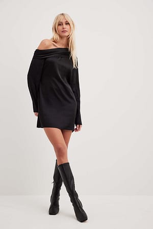Black Sukienka mini odsłaniająca jedno ramię