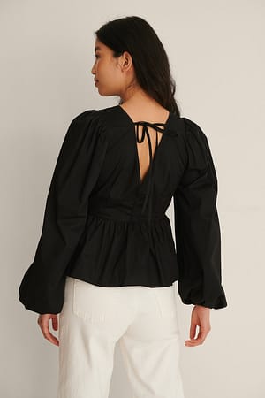 Black Bluse mit offenem Rücken