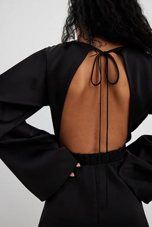 Black Kjole med åben ryg