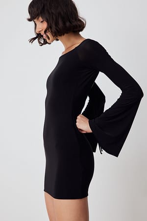 Black Minikjole med åpen rygg uten skuldre