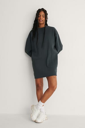 Off Black Organic Übergroßes Sweatshirt-Kleid