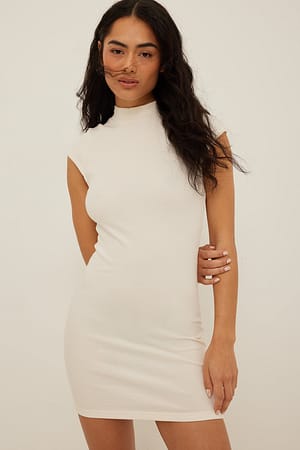 White Mini-jurk met hoge halslijn