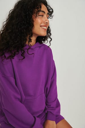 Purple Felpa con cappuccio oversize con tasca in tessuto organico