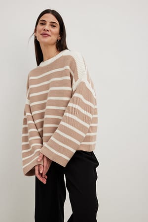 Beige/White Strikket sweater i overstørrelse med striber