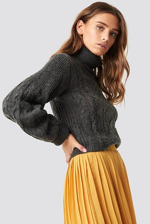 Dark Grey Pattern Knitted Short Sweater