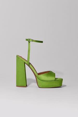 Green Atłasowa buty na koturnie