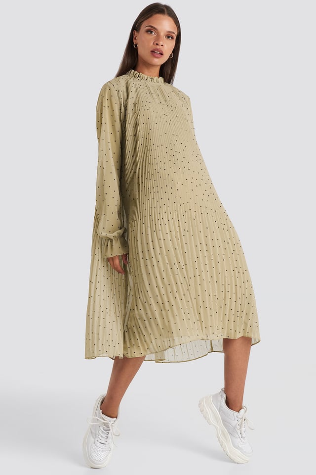 Pleated Dotted Dress Cream