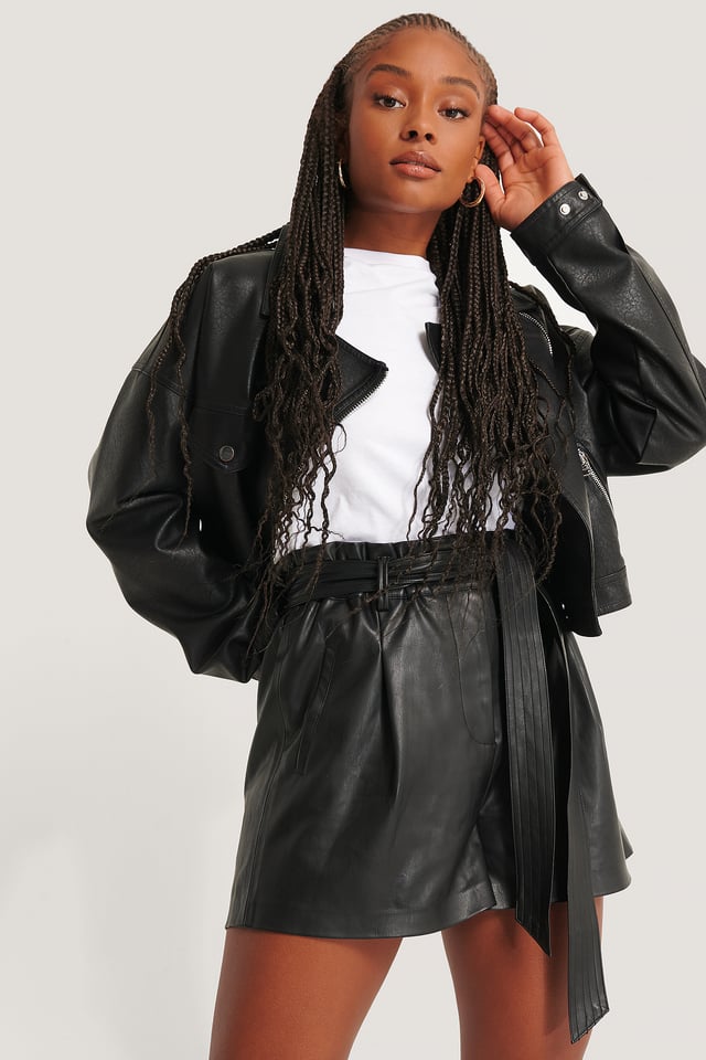 Pu-Shortsit Vyöllä Black