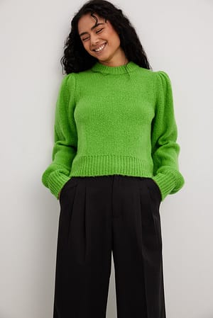 Kiwi Green Dziergany sweter z bufiastymi rękawami