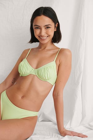 Green Bikinitop med rynker i genanvendeligt materiale