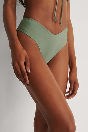 Green Slip bikini con forma a V in materiale riciclato