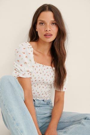 White/Red Flower Recyceltes recyceltes Smock-Crop-Top