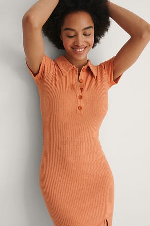 Orange Geribde jurk met split en knopen