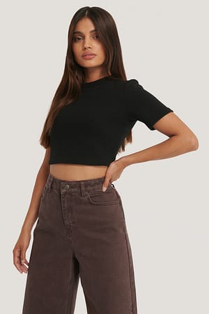 Black Ribbed Cropped Tee