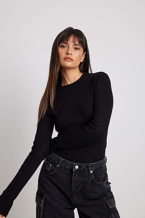 Black Ribbed Knitted Round Neck Sweater