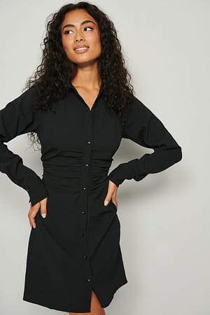 Black Vestido mini con pliegues en la parte delantera