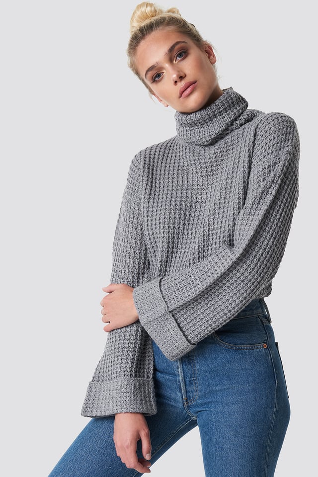 Short Pineapple Knitted Sweater Grey