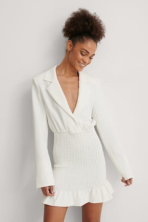 White Blazer-Kleid mit Smock-Detail