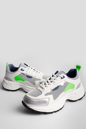 White/Blue Sportieve mesh kleurige pop sneakers