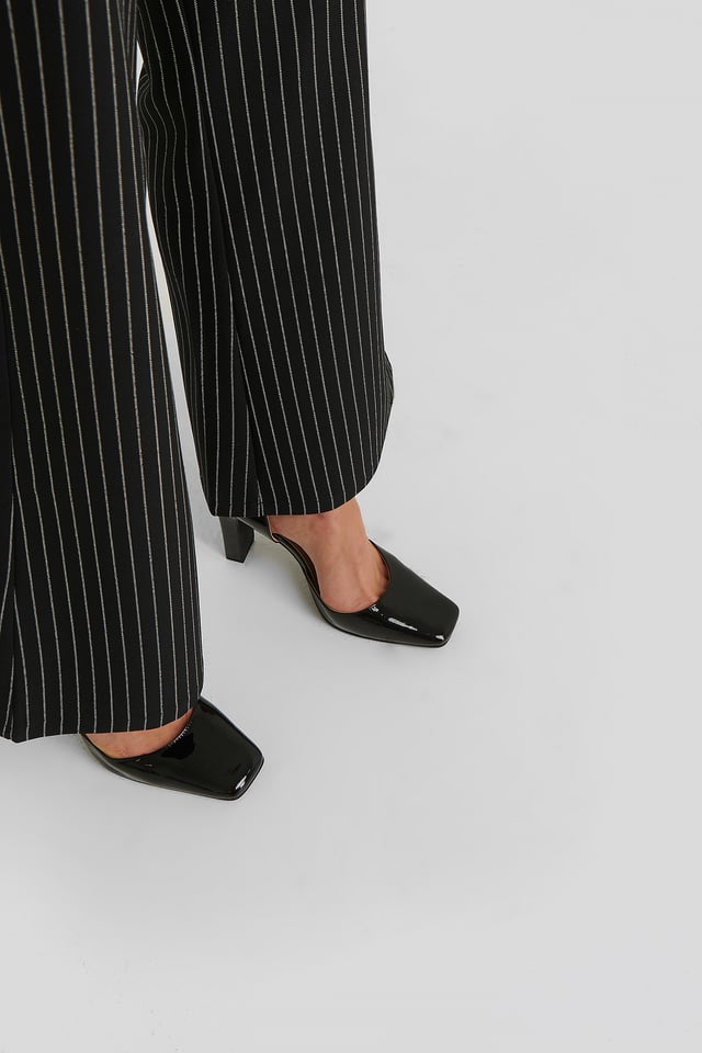 Squared Pumps Black