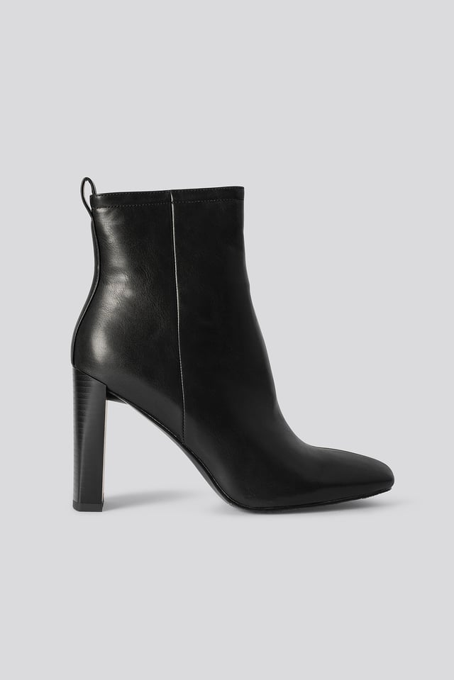 Squared Toe Slim Heel Boots Black