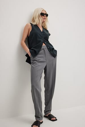 Grey Korte habitbukser med lige pasform og høj talje