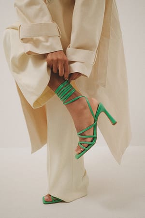 søster Mængde penge Jane Austen Sandaler med snørebånd med tragtformet hæl Grøn | NA-KD