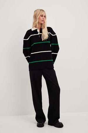 Black Strikket sweater med stribet krave
