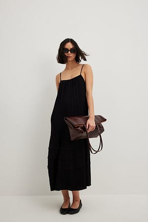Black Gestructureerde flowy midi-jurk