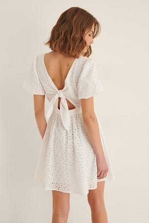 White Sukienka z wiązaniem z tyłu