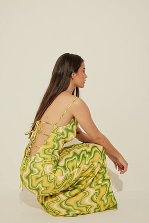Green Swirl Print Vestido de satén con detalle atado