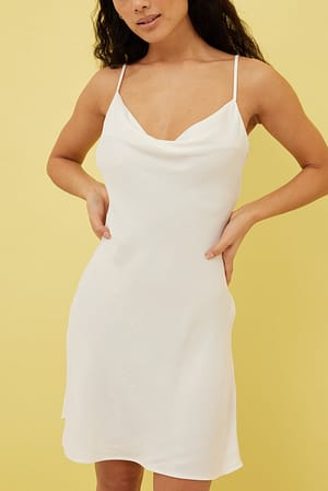 White Waterfall jurk met strikdetail