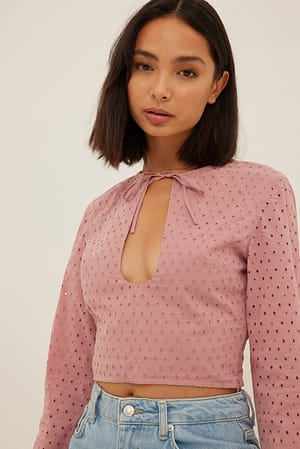 Dusty Pink Bluse i broderie anglaise med binding foran