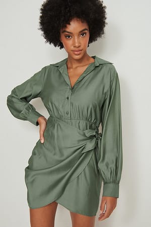 Green Mini-jurk met strik op de zijde
